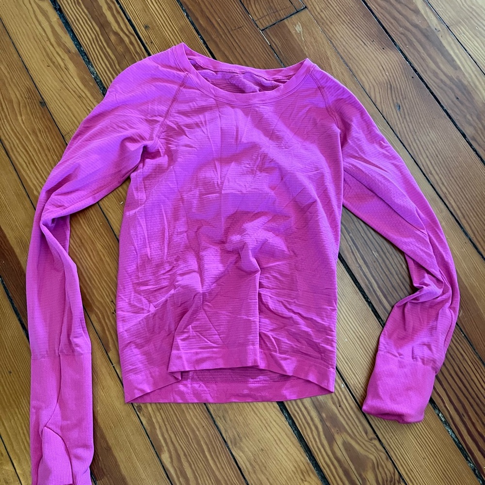 Sonic pink lululemon swiftly race length. Size 2